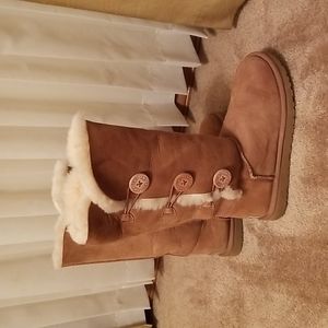 UGG Chestnut Bailey Button Triplet boots